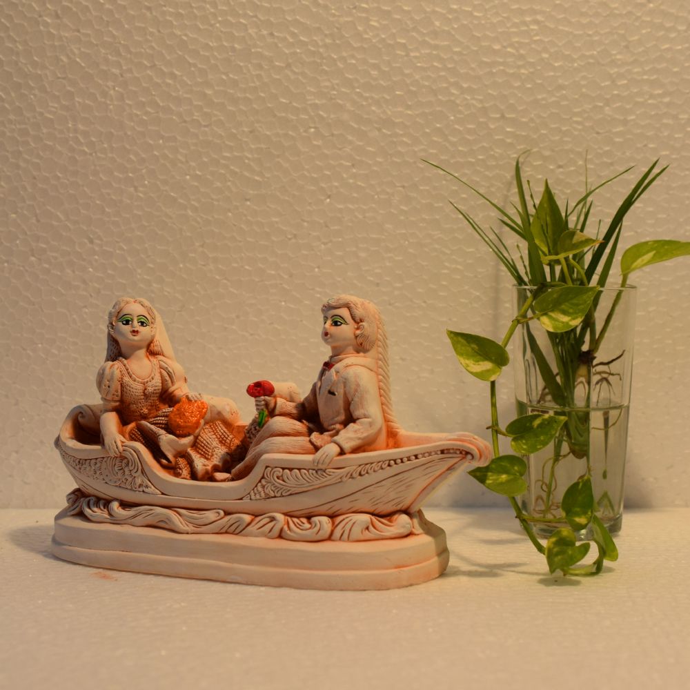 Plaster of Paris Statue & Idols/Boat Couple - Image 3