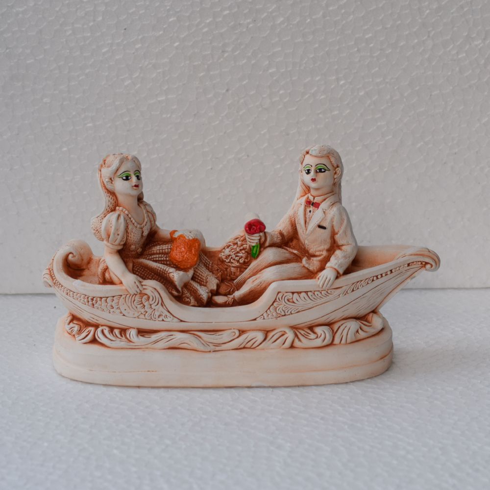 Plaster of Paris Statue & Idols/Boat Couple - Image 4