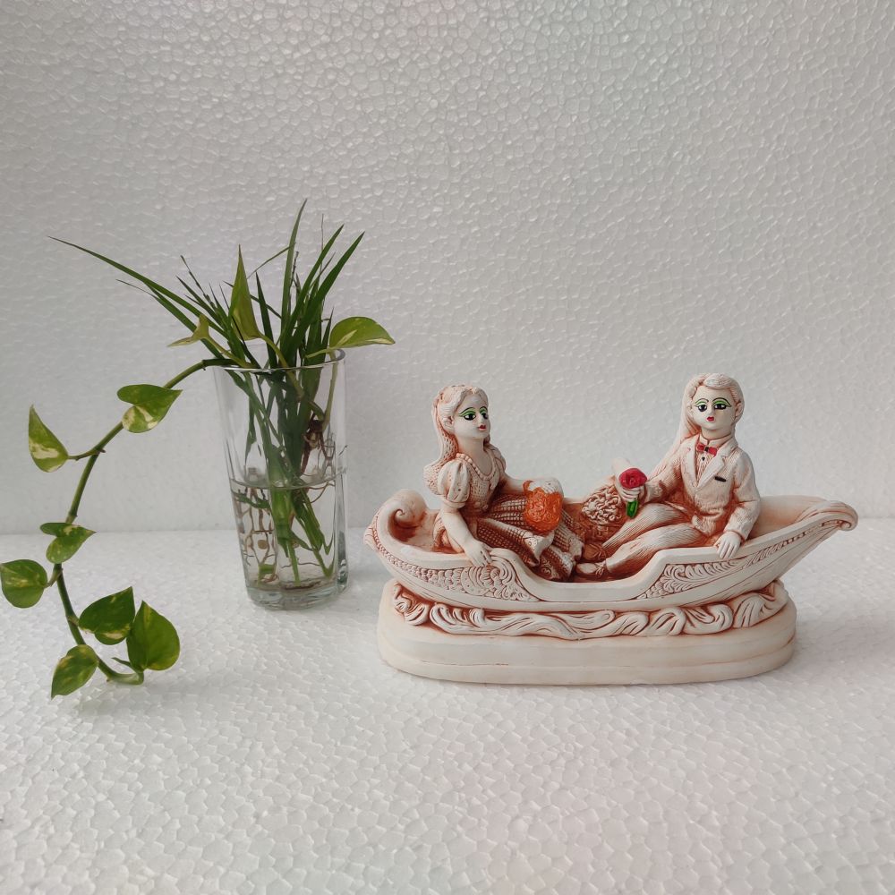 Plaster of Paris Statue & Idols/Boat Couple - Image 5