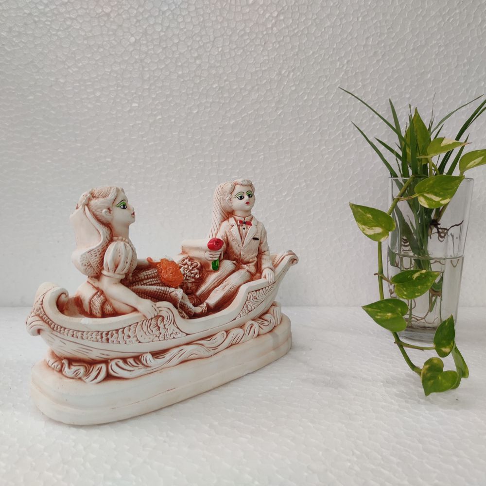 Plaster of Paris Statue & Idols/Boat Couple - Image 6