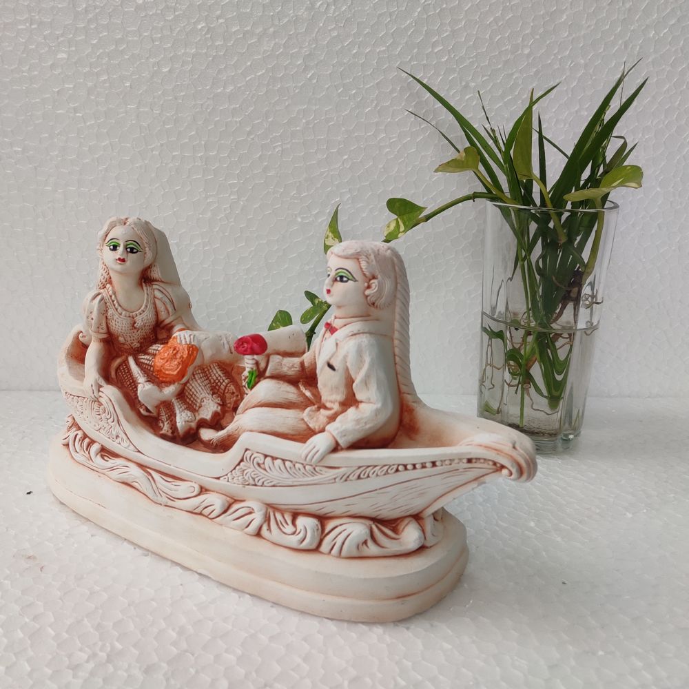 Plaster of Paris Statue & Idols/Boat Couple